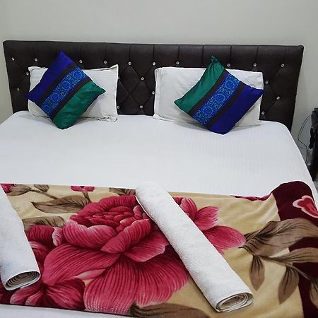 Hotel Ramneek Amritsar Exterior photo