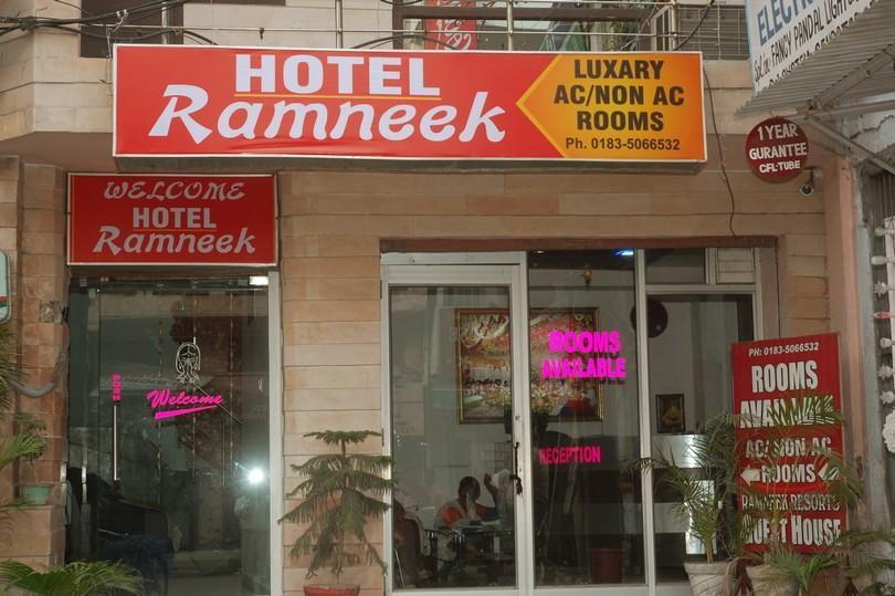 Hotel Ramneek Amritsar Exterior photo